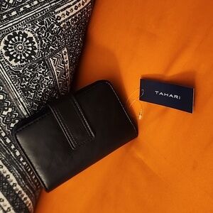NWT Women Tahari wallet